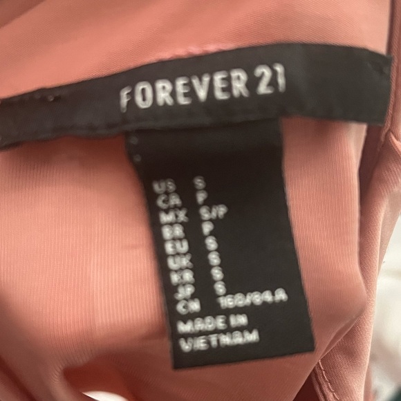 Pink Nude Soft Material Front Tie Crop Top - Picture 4 of 4